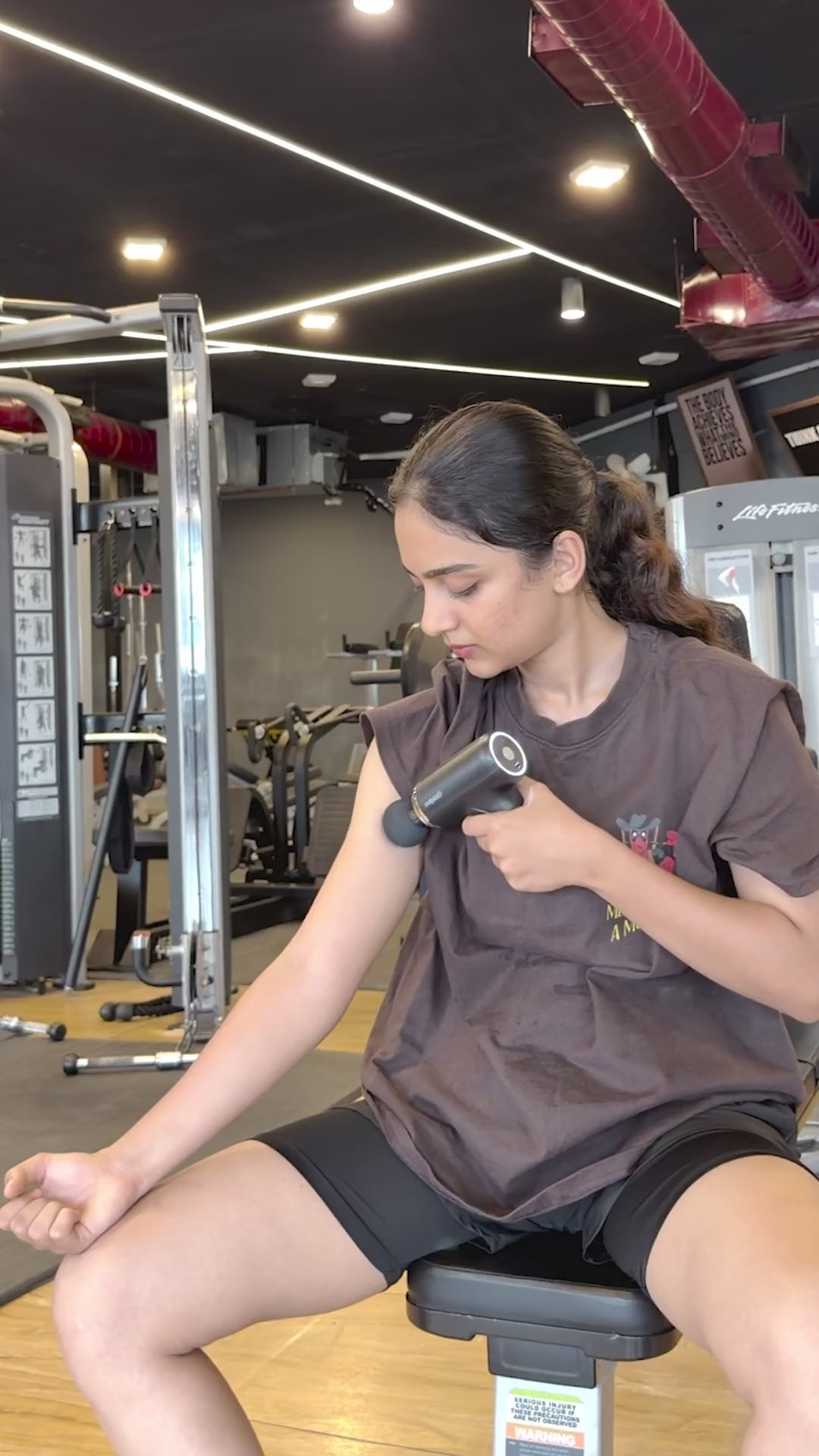 Load video: Salpido MG05 massage gun on arms, calves, shoulders and neck